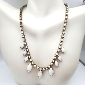 ‎Milky white rhinestone spiked necklace